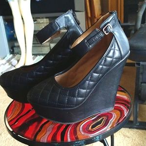 DELICACY ankle strap wedges